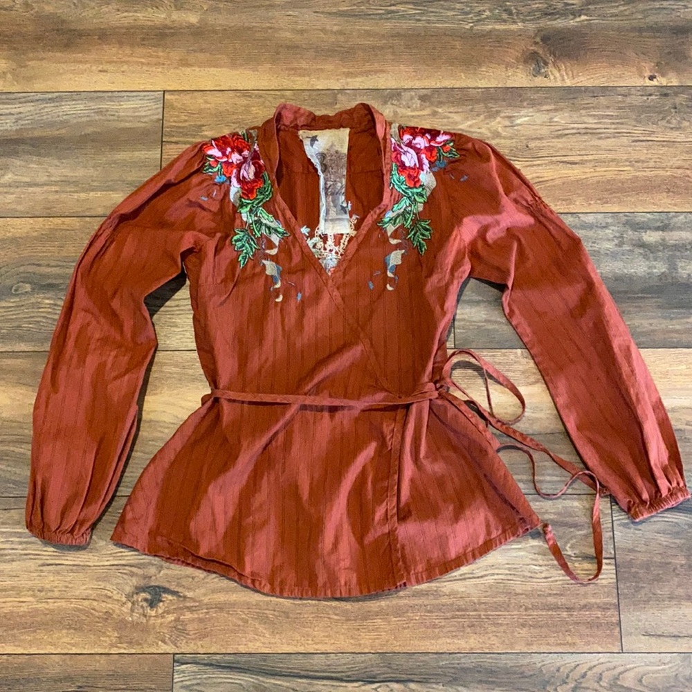 Johnny Was Embroidered Shirt EUC
